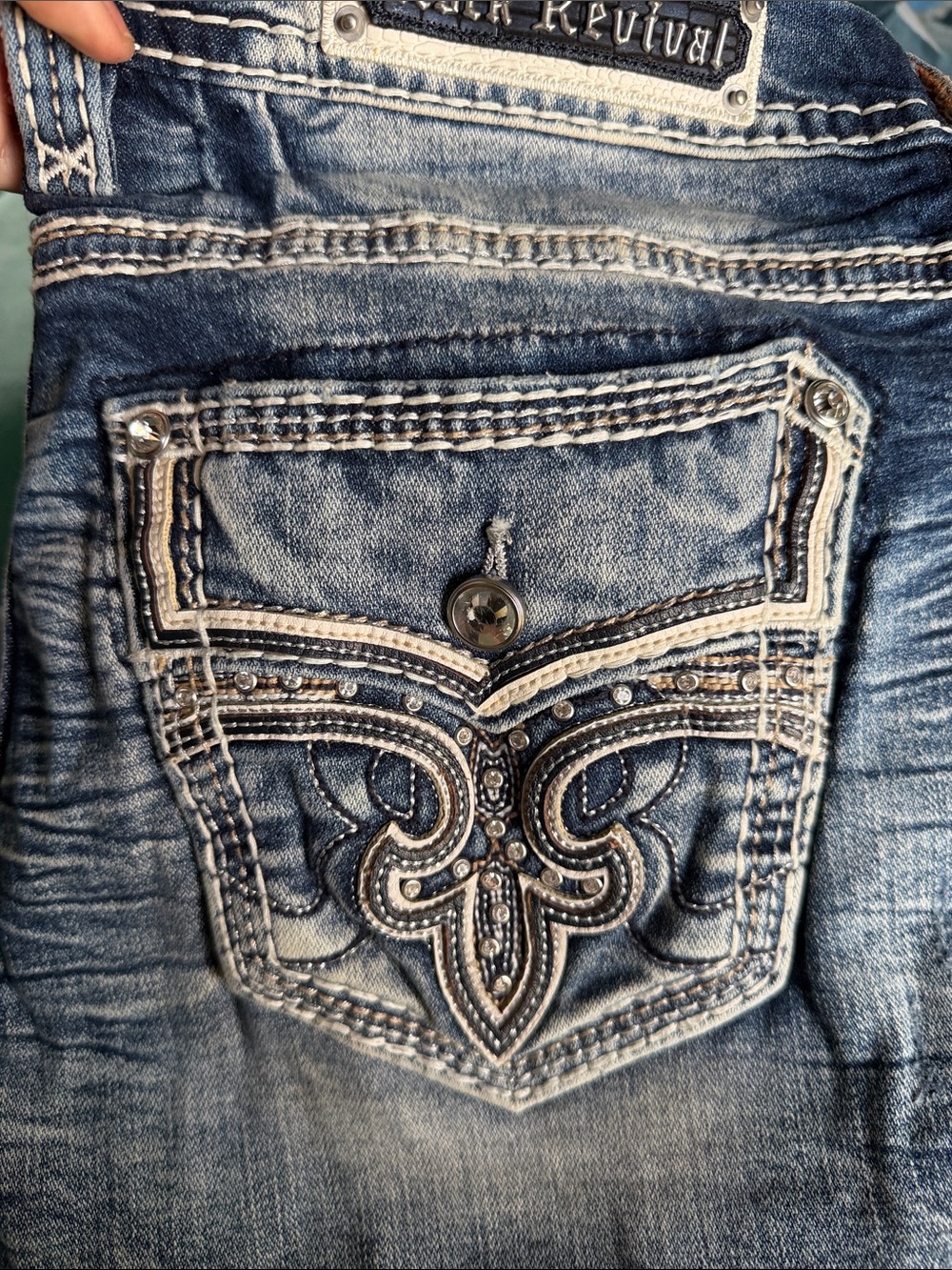 Rock Revival Women's Faded Blue Embroidered Pocket Easy Jean Shorts
